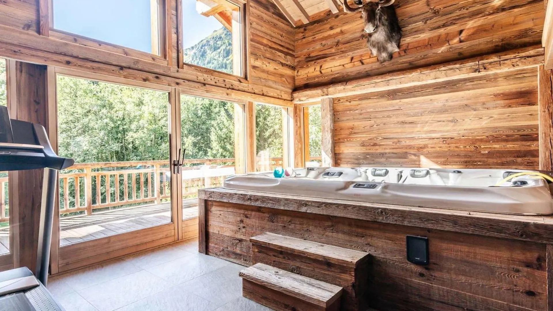 Superbe Chalet Pour 14 Pers. Avec Spa, Cheminee Et Fitness, A 10 Min Du Centre De Morzine - Fr-1-754-17 France