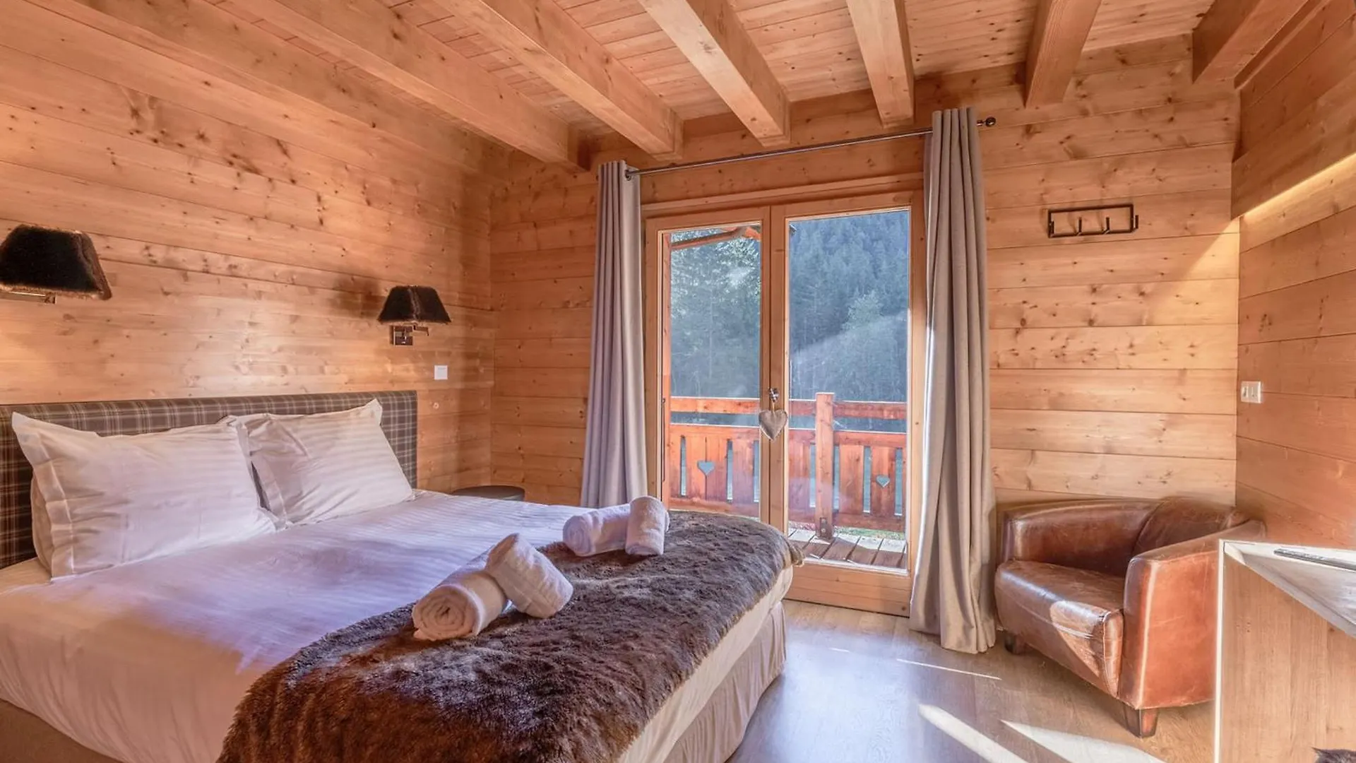 Superbe Chalet Pour 14 Pers. Avec Spa, Cheminee Et Fitness, A 10 Min Du Centre De Morzine - Fr-1-754-17
