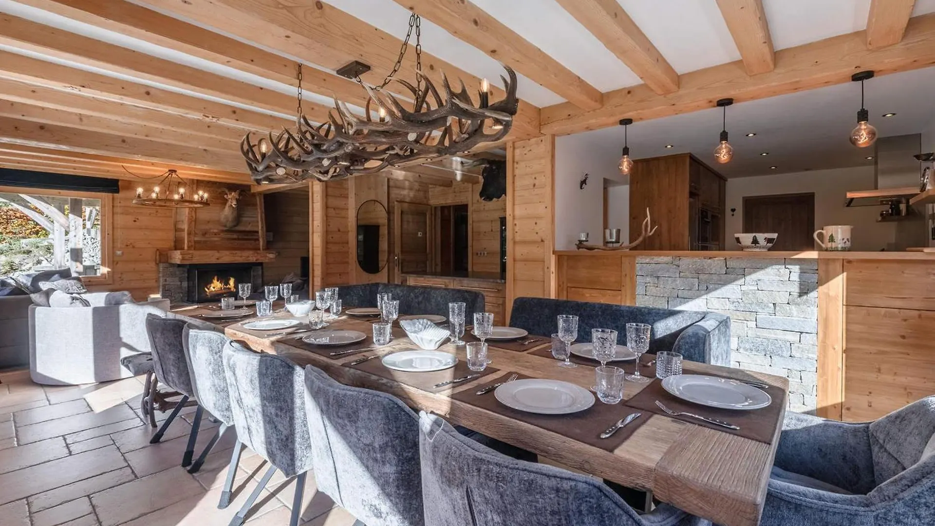 Superbe Chalet Pour 14 Pers. Avec Spa, Cheminee Et Fitness, A 10 Min Du Centre De Morzine - Fr-1-754-17
