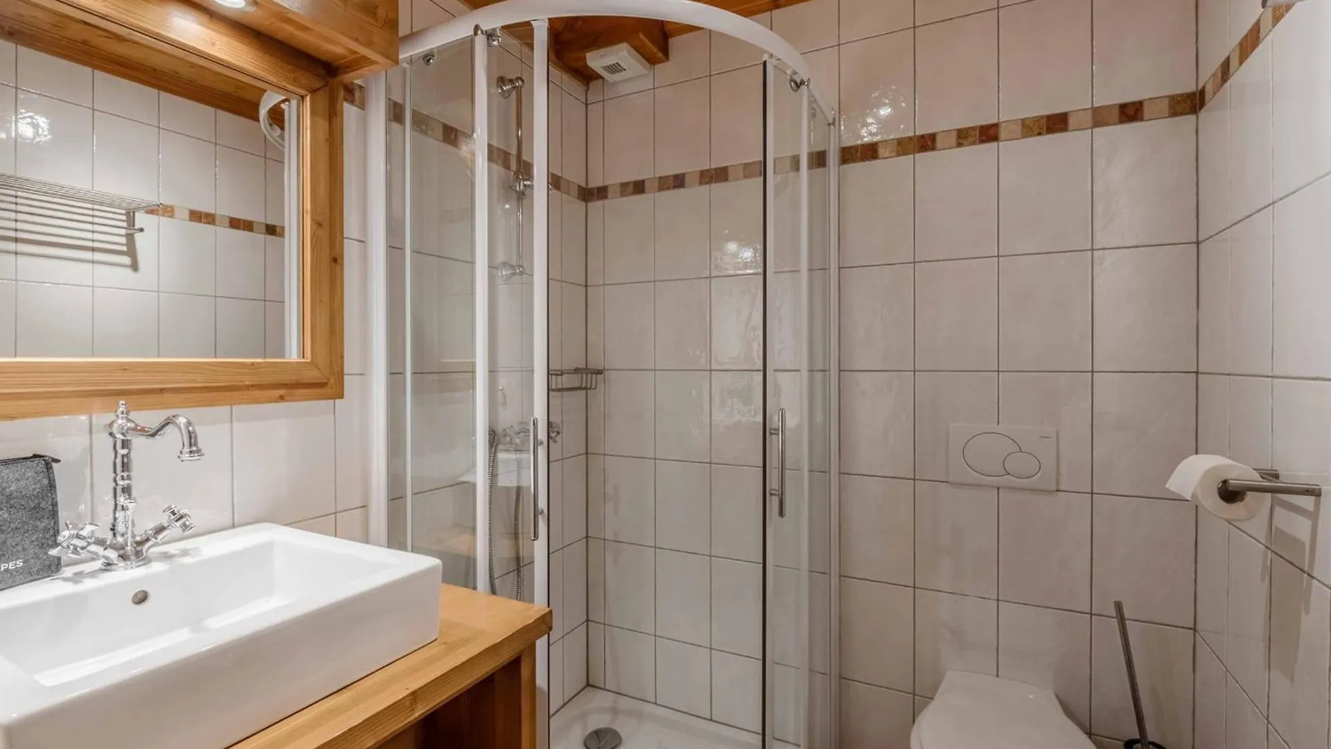 Superbe Chalet Pour 14 Pers. Avec Spa, Cheminee Et Fitness, A 10 Min Du Centre De Morzine - Fr-1-754-17 0*,  France